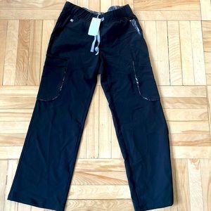 FIGS black cargo scrubs NWT